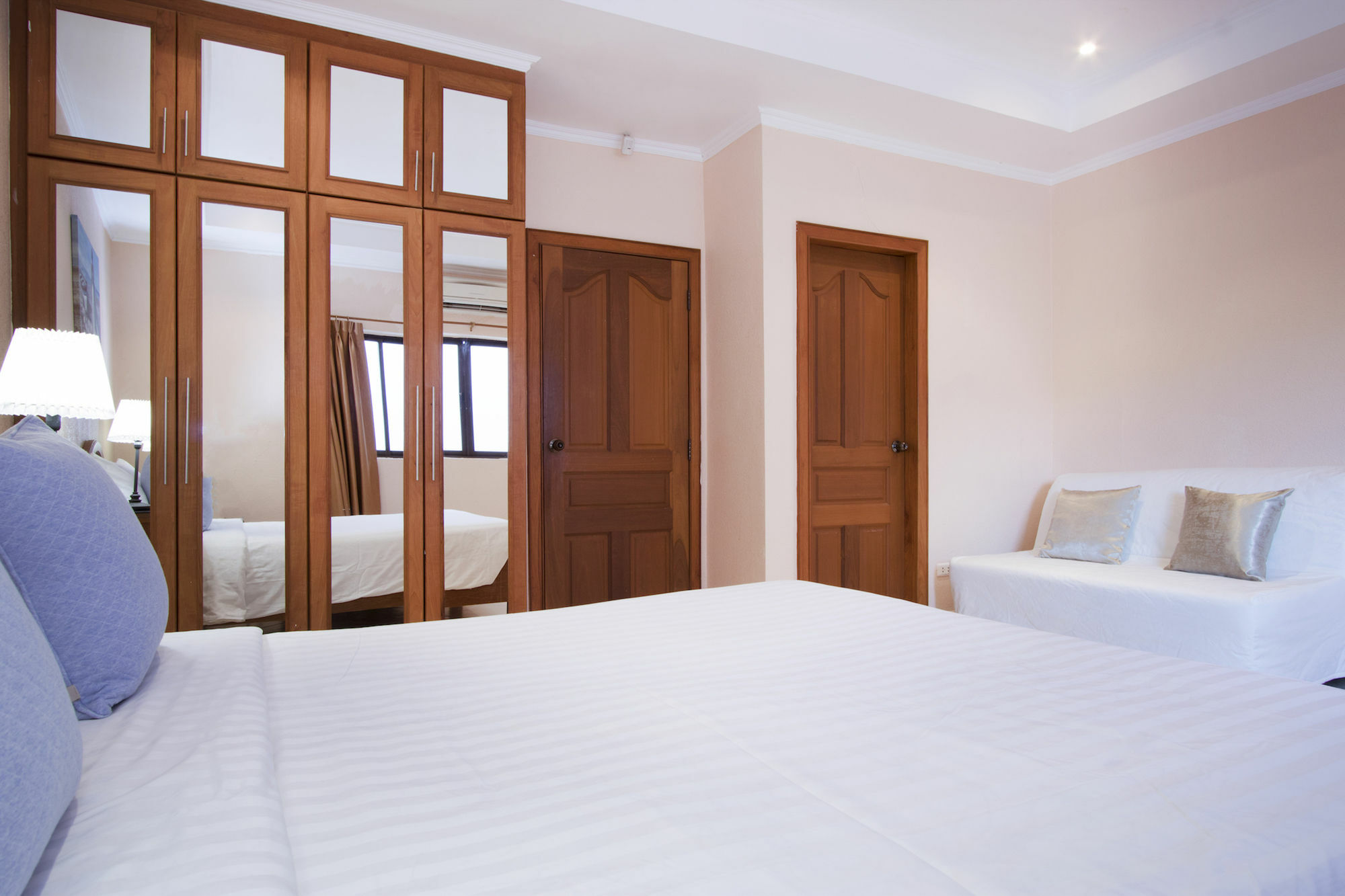 Ashford Villas Cosy Beach Pattaya Exterior foto